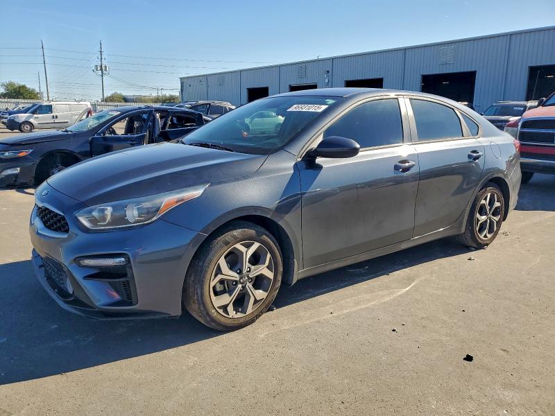 KIA FORTE FE 2021 with VIN 3KPF24AD2ME266470 - Photo from auction