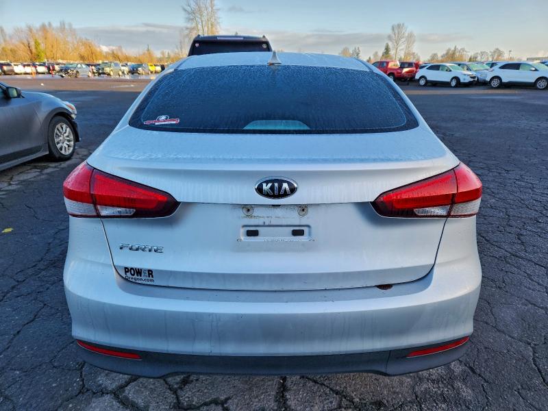 Photo 6 from auction – 2017 KIA FORTE LX with VIN 3KPFL4A77HE151585