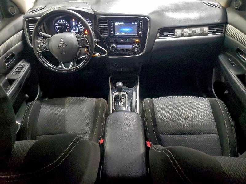 Photo 8 from auction – 2017 MITSUBISHI OUTLANDER with VIN JA4AD2A34HZ065481