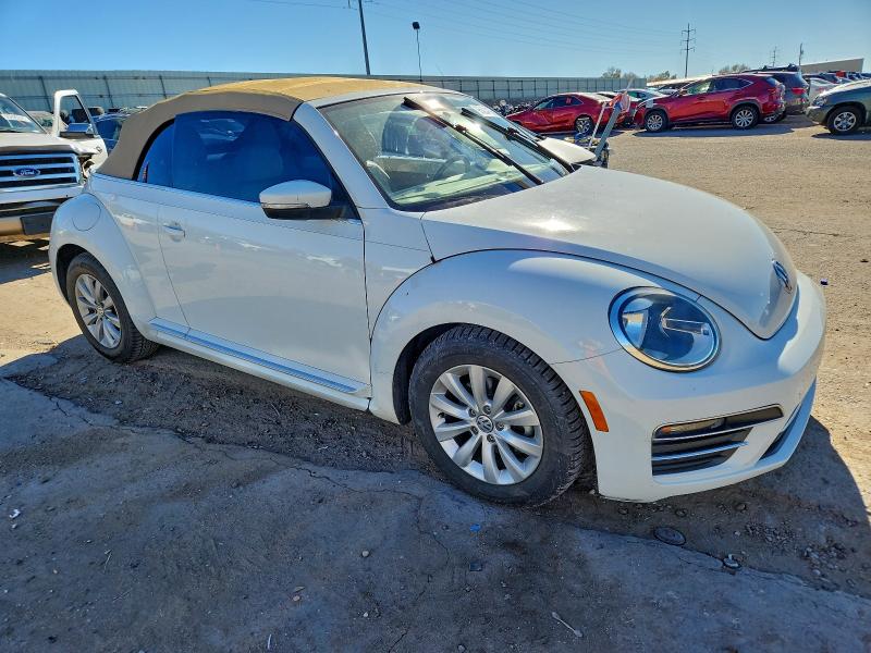 Photo 4 from auction – 2018 VOLKSWAGEN BEETLE S with VIN 3VW5DAAT6JM509319