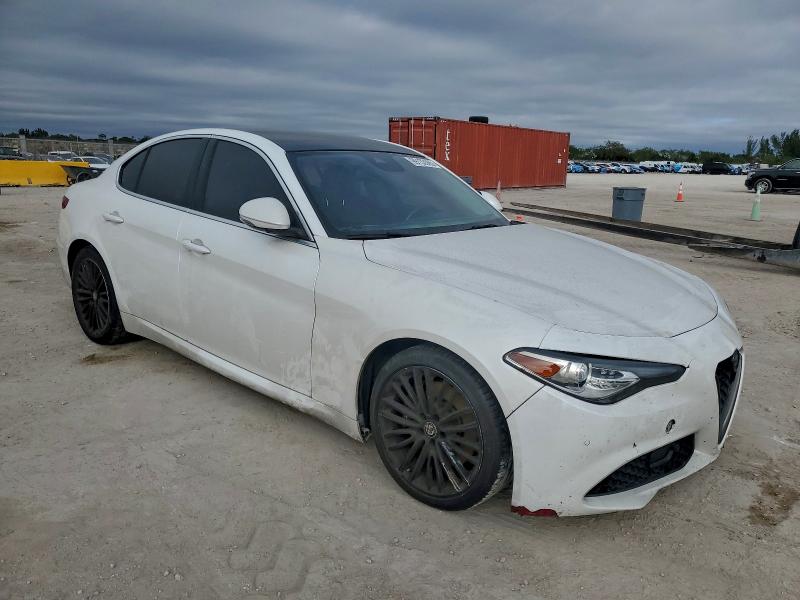 Photo 4 from auction – 2018 ALFA ROMEO GIULIA TI with VIN ZARFAECN8J7593343