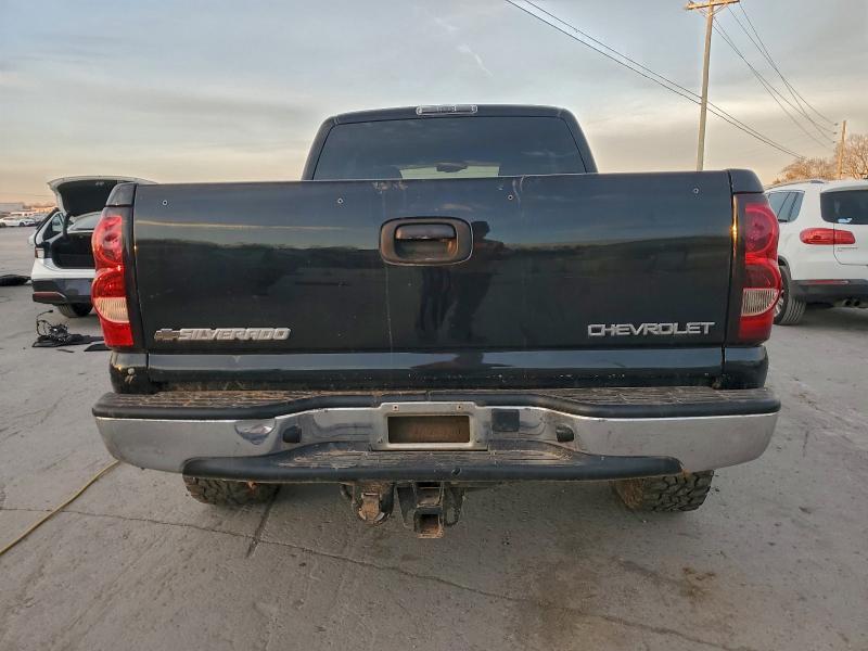 Photo 6 from auction – 2005 CHEVROLET SILVERADO with VIN 1GCEK19T55E202961