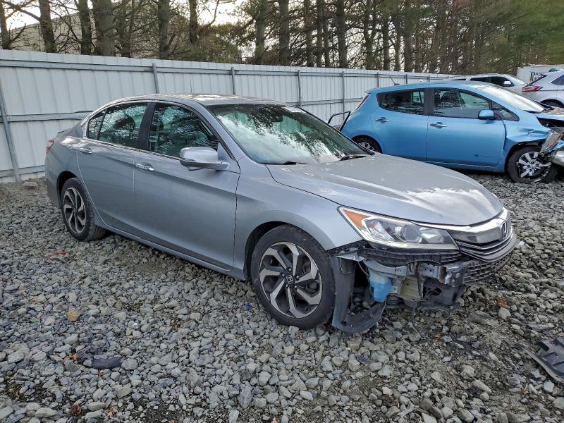 Photo 4 from auction – 2016 HONDA ACCORD with VIN 1HGCR2F01GA033102