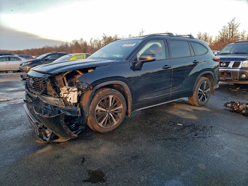 Photo 1 from auction – 2022 TOYOTA HIGHLANDER with VIN 5TDLZRBH1NS221525