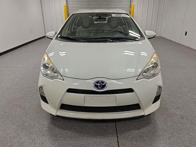 Photo 5 from auction – 2014 TOYOTA PRIUS C with VIN JTDKDTB36E1081724