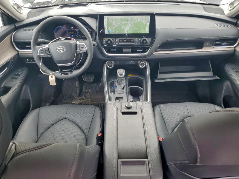 Photo 8 from auction – 2026 TOYOTA GRAND HIGH with VIN 5TDAAAB56TS105918
