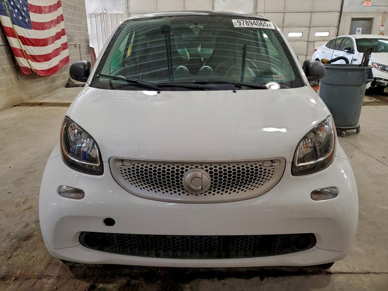 Photo 5 from auction – 2016 SMART FORTWO with VIN WMEFJ5DA0GK127578