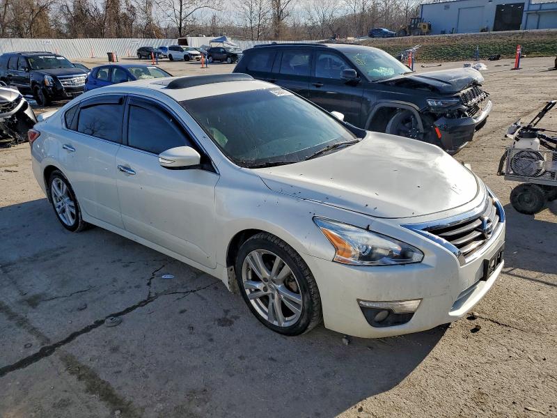 Photo 4 from auction – 2015 NISSAN ALTIMA 3.5 with VIN 1N4BL3AP5FC187424