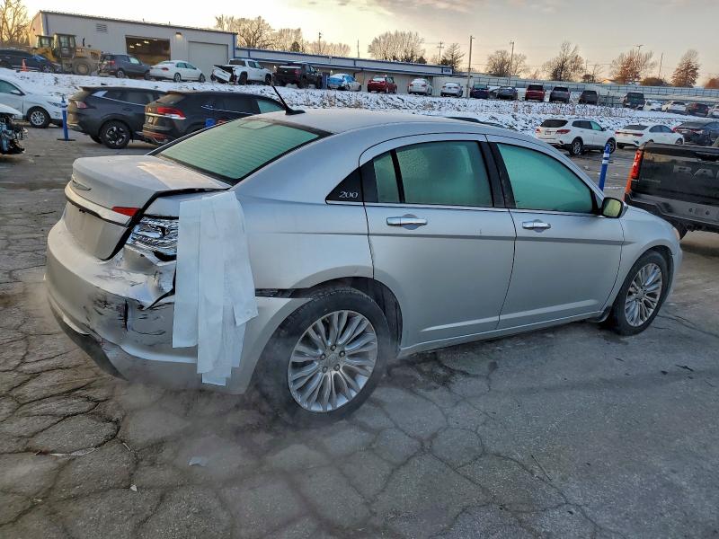 Photo 3 from auction – 2012 CHRYSLER 200 LIMITE with VIN 1C3CCBCG4CN162010