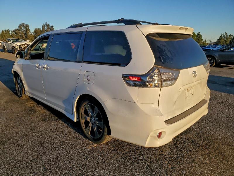 Photo 2 from auction – 2016 TOYOTA SIENNA SE with VIN 5TDXK3DC1GS722969