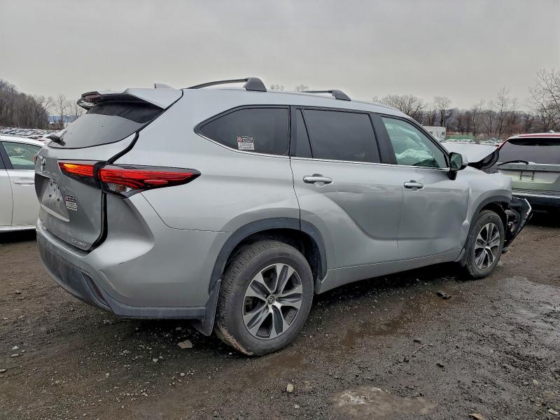 Photo 3 from auction – 2023 TOYOTA HIGHLANDER with VIN 5TDKDRBH7PS038028