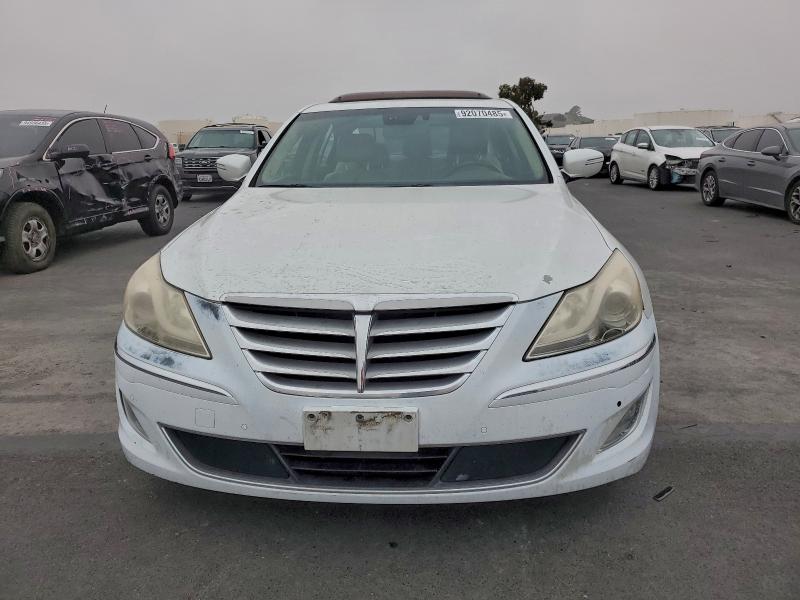 Photo 5 from auction – 2012 HYUNDAI GENESIS 5. with VIN KMHGC4DH3CU200165