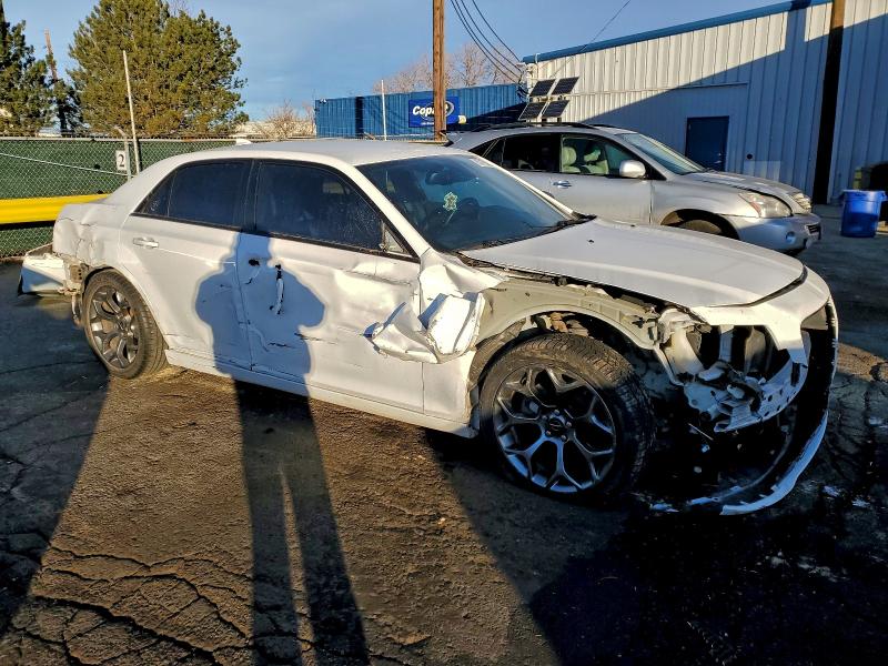 Photo 4 from auction – 2015 CHRYSLER 300 with VIN 2C3CCABGXFH922594