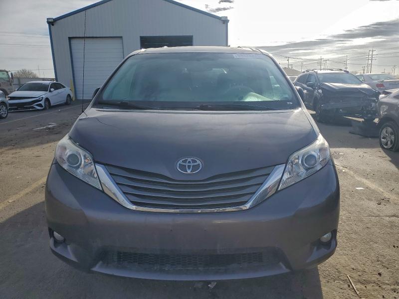 Photo 5 from auction – 2012 TOYOTA SIENNA XLE with VIN 5TDDK3DC4CS045283