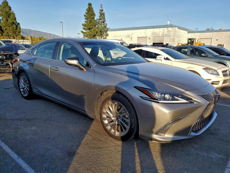 Photo 4 from auction – 2019 LEXUS ES 300H with VIN 58AB21B16KU002821