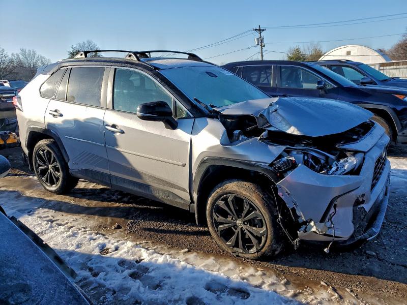 Photo 4 from auction – 2022 TOYOTA RAV4 XSE with VIN 4T3E6RFV8NU092019