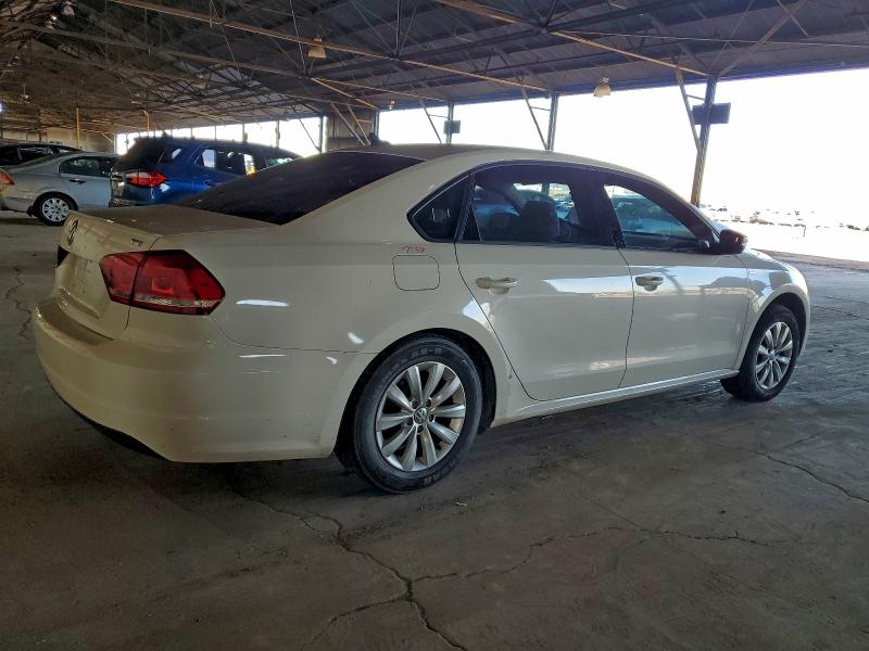 Photo 3 from auction – 2015 VOLKSWAGEN PASSAT S with VIN 1VWAT7A37FC057720