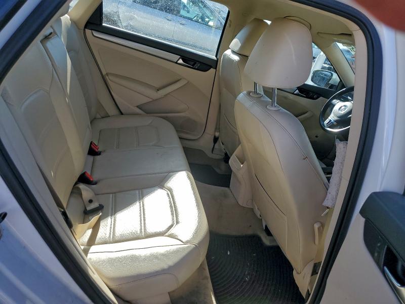 Photo 10 from auction – 2014 VOLKSWAGEN PASSAT S with VIN 1VWAS7A34EC120726