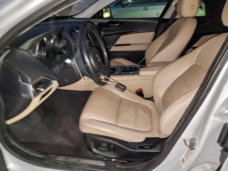 Photo 7 from auction – 2017 JAGUAR XE PRESTIG with VIN SAJAE4BV9HA953450