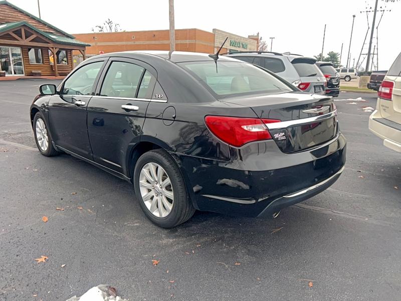 Photo 3 from auction – 2013 CHRYSLER 200 LIMITE with VIN 1C3CCBCG4DN603779
