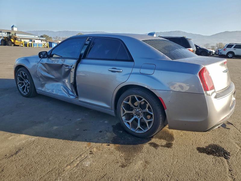 Foto 2 de la subasta – 2017 CHRYSLER 300 S con VIN 2C3CCABGXHH553853