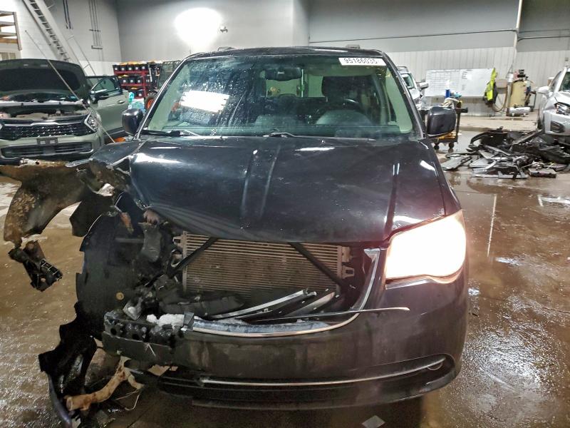 Photo 5 from auction – 2014 CHRYSLER TOWN & COU with VIN 2C4RC1BG2ER410178