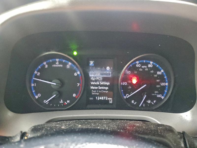 Photo 9 from auction – 2017 TOYOTA RAV4 with VIN 2T3ZFREVXHW343551