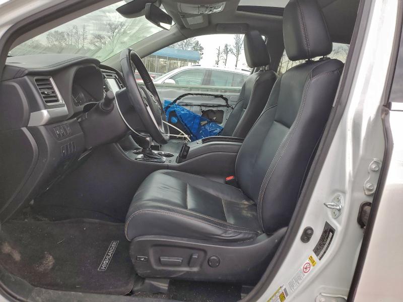 Photo 7 from auction – 2017 TOYOTA HIGHLANDER with VIN 5TDJZRFH2HS512458