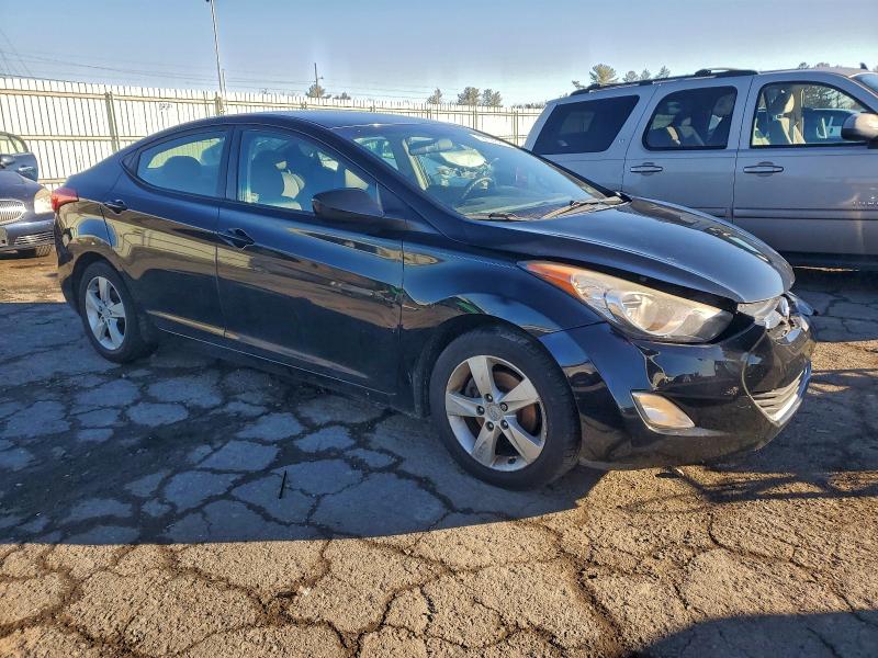 Photo 4 from auction – 2012 HYUNDAI ELANTRA GL with VIN 5NPDH4AE5CH093813