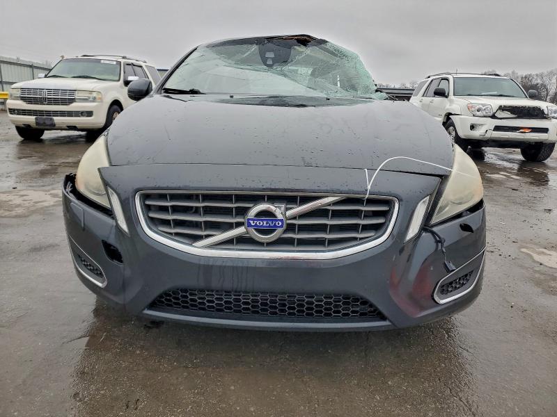 Photo 5 from auction – 2013 VOLVO S60 with VIN YV1612FS6D1220829