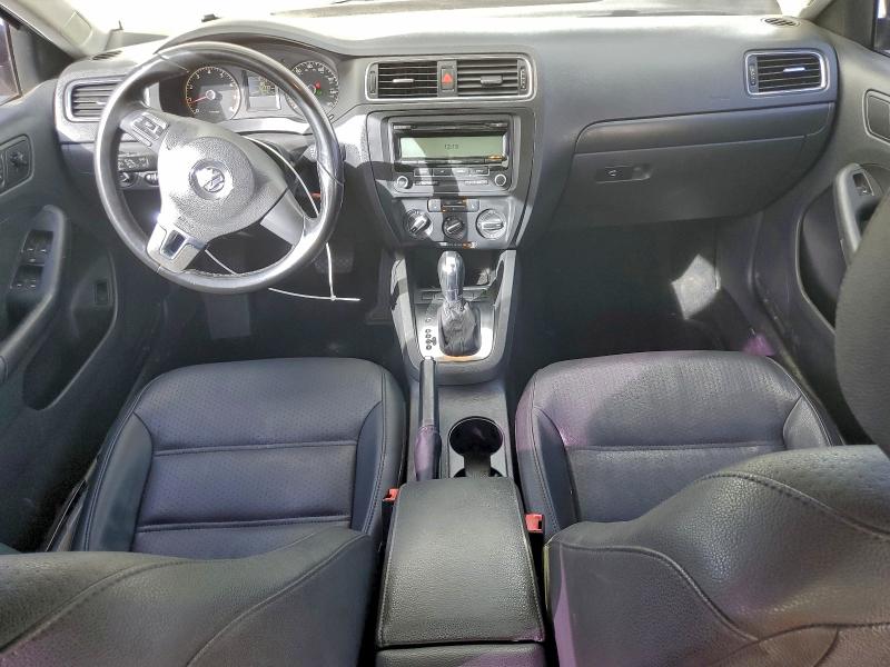 Photo 8 from auction – 2011 VOLKSWAGEN JETTA with VIN 3VWDZ7AJ2BM344353