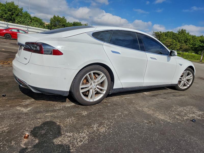 Photo 3 from auction – 2015 TESLA MODEL S 70 with VIN 5YJSA1S26FF098455
