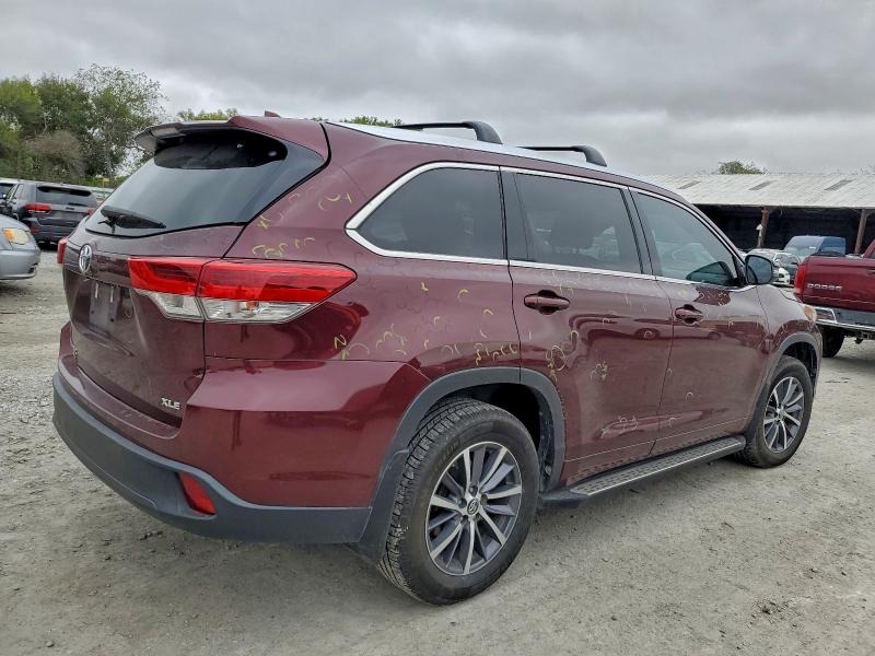 Photo 3 from auction – 2018 TOYOTA HIGHLANDER with VIN 5TDKZRFH0JS257786