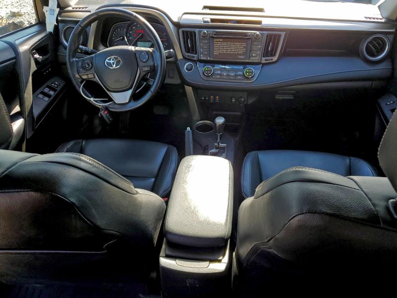 Photo 8 from auction – 2015 TOYOTA RAV4 LIMIT with VIN JTMDFREV1FJ033049