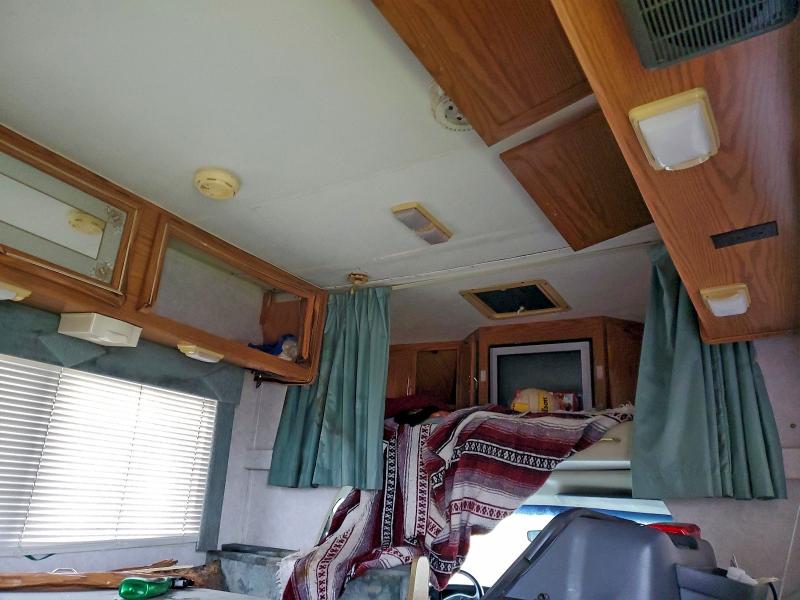 Photo 9 from auction – 1995 FORD E350 RV with VIN 1FDKE30G0SHB63417