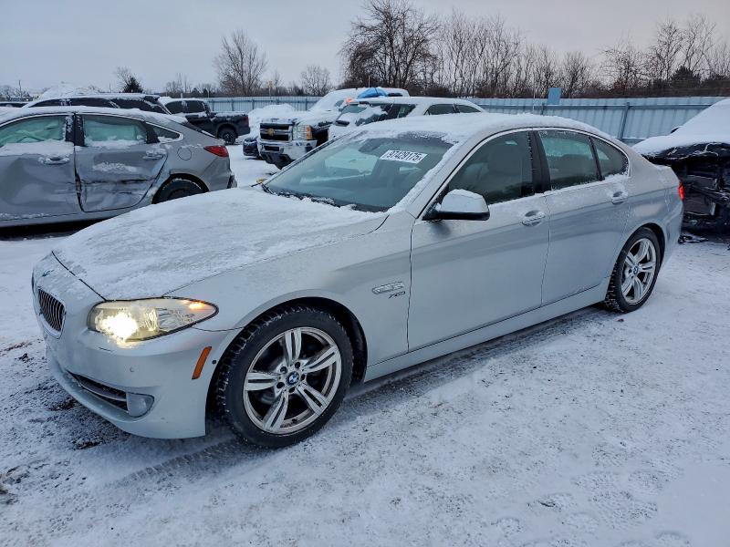 BMW 528 XI 2012 z numerem VIN WBAXH5C54CDW10716 - Zdjęcie z aukcji