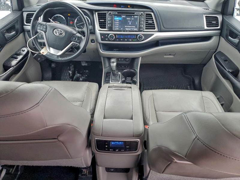 Photo 8 from auction – 2017 TOYOTA HIGHLANDER with VIN 5TDJZRFH0HS429949
