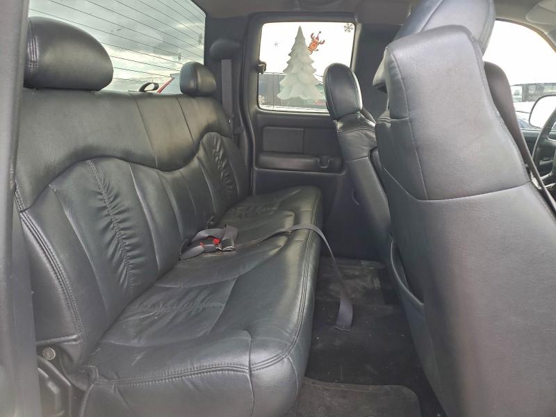 Photo 10 from auction – 2001 CHEVROLET SILVERADO with VIN 2GCEC19T911133359