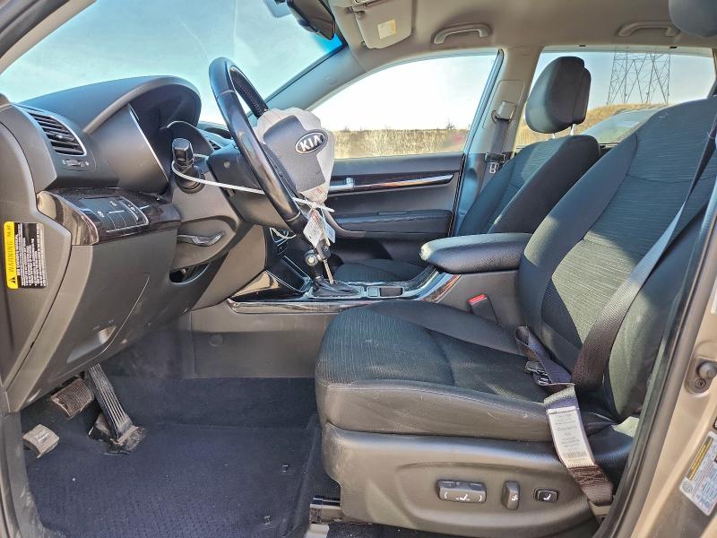 Photo 7 from auction – 2015 KIA SORENTO LX with VIN 5XYKTDA72FG658683