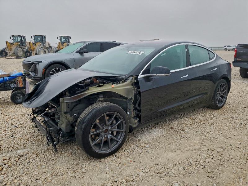 TESLA MODEL 3 2018 with VIN 5YJ3E1EB8JF118864 - Photo from auction