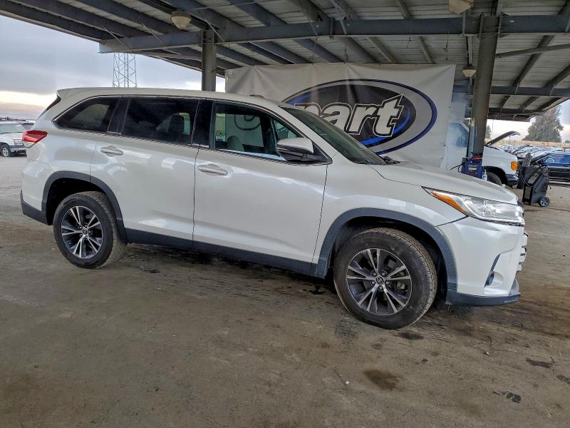 Photo 4 from auction – 2019 TOYOTA HIGHLANDER with VIN 5TDZZRFH5KS321644
