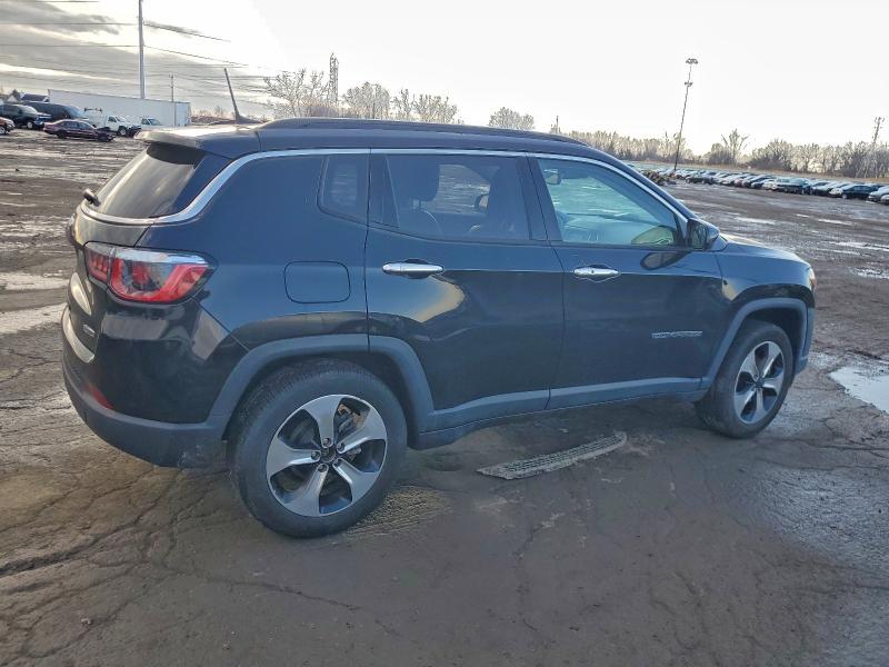 Photo 3 from auction – 2018 JEEP COMPASS LA with VIN 3C4NJDBB6JT177486