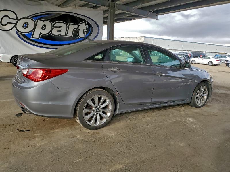 Photo 3 from auction – 2011 HYUNDAI SONATA with VIN 5NPEC4AB6BH220432