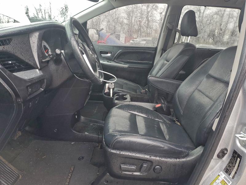Photo 7 from auction – 2018 TOYOTA SIENNA SE with VIN 5TDXZ3DC6JS949870