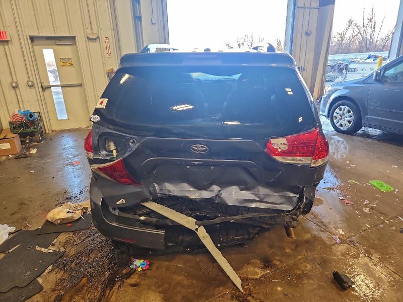 Photo 6 from auction – 2014 TOYOTA SIENNA LE with VIN 5TDKK3DC2ES413728