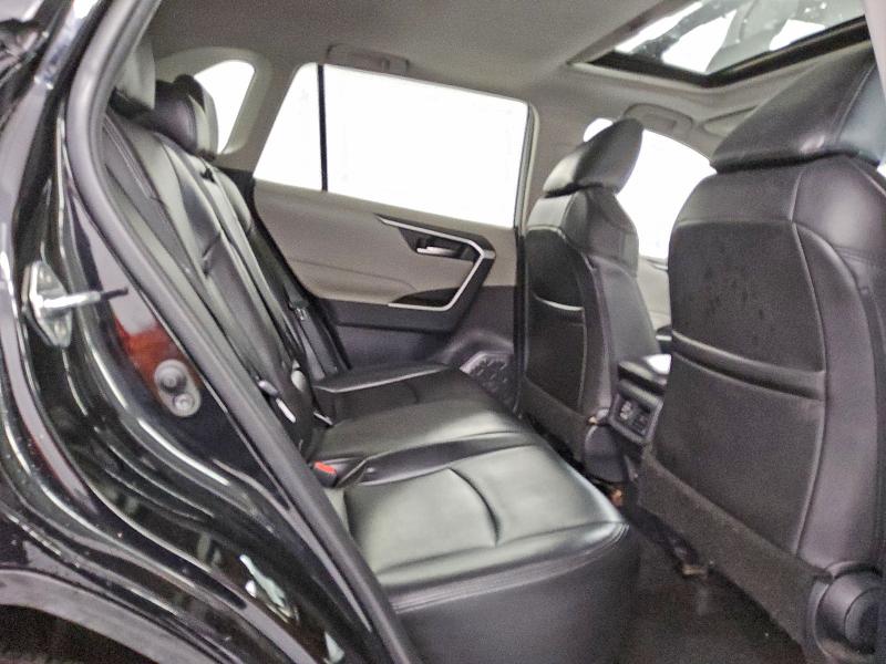 Photo 11 from auction – 2019 TOYOTA RAV4 XLE with VIN 2T3W1RFV4KC001067