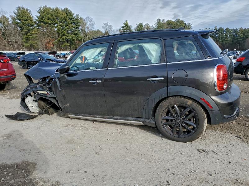 Photo 2 from auction – 2016 MINI COOPER S C with VIN WMWZC5C5XGWU21540