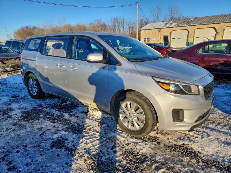 Photo 4 from auction – 2016 KIA SEDONA L with VIN KNDMA5C11G6102494