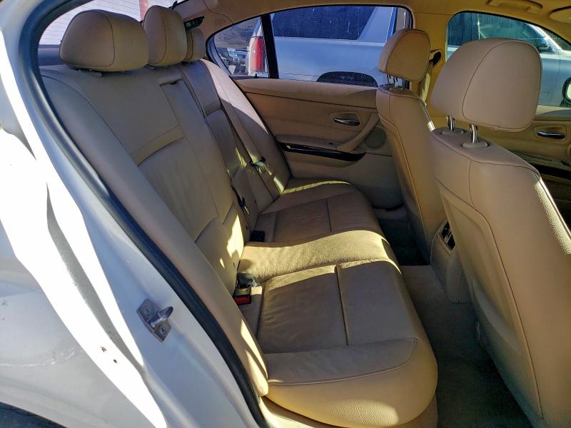 Photo 10 from auction – 2011 BMW 328 with VIN WBAPH7C57BE852601
