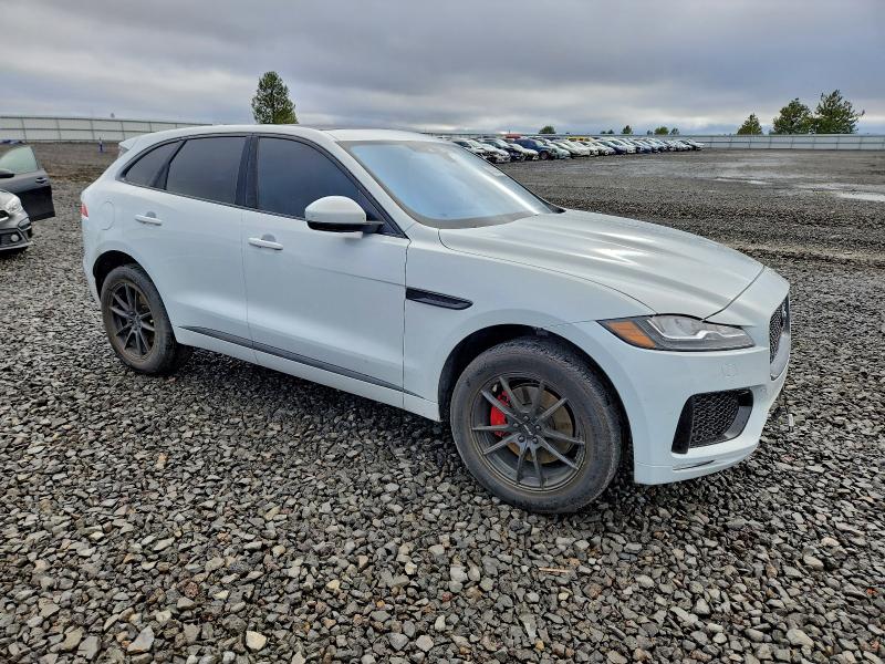 Photo 4 from auction – 2017 JAGUAR F-PACE S with VIN SADCM2BV2HA059907